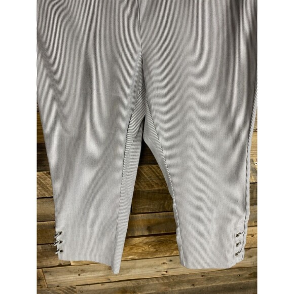 Jessica Riley Plus Sz 1X  Gray Pin Stripe Stretch Capri Pants Decorated Cuffs - Picture 4 of 10
